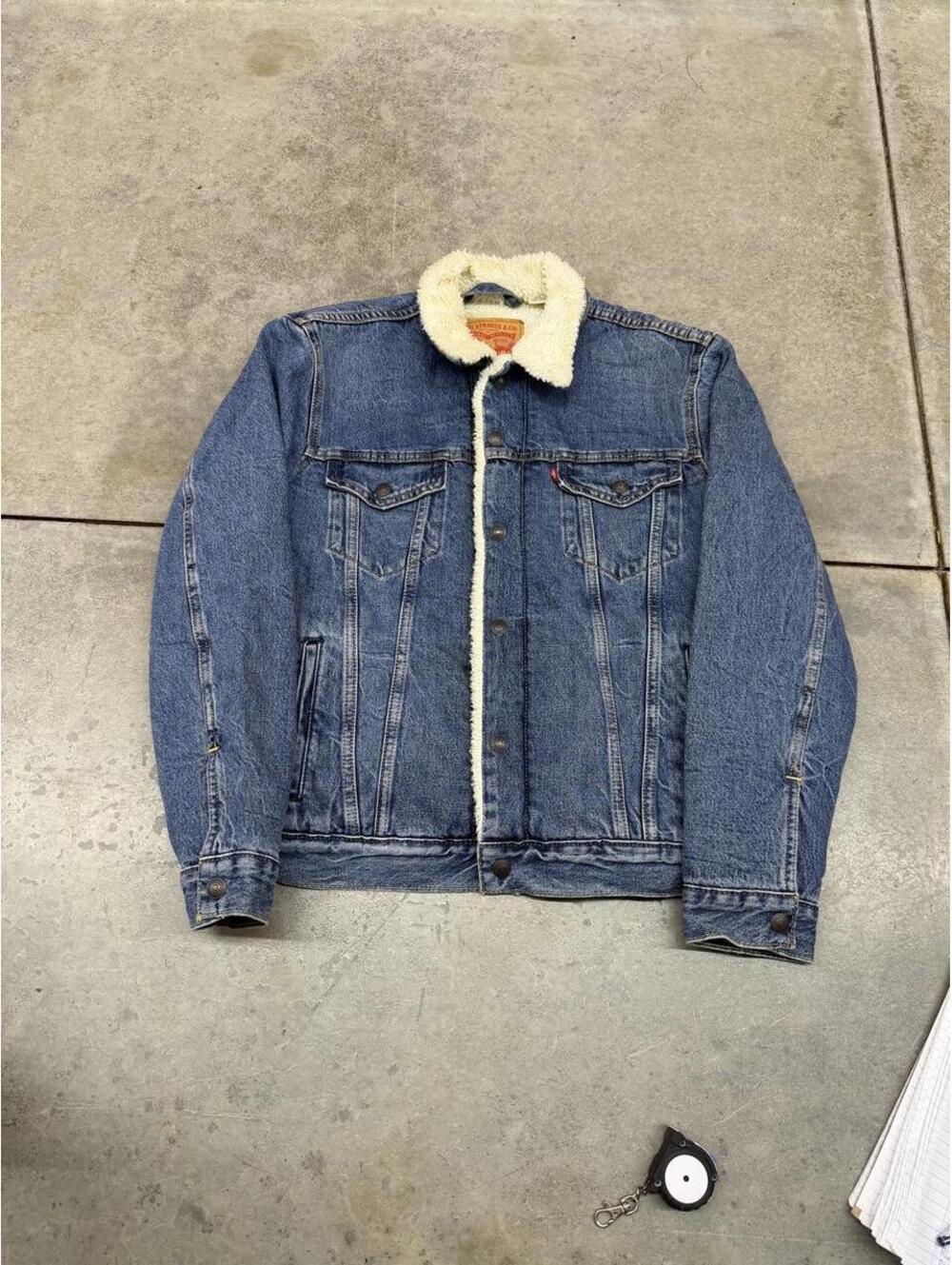 vintage levis sherpa lined denim trucker jean jacket size medium